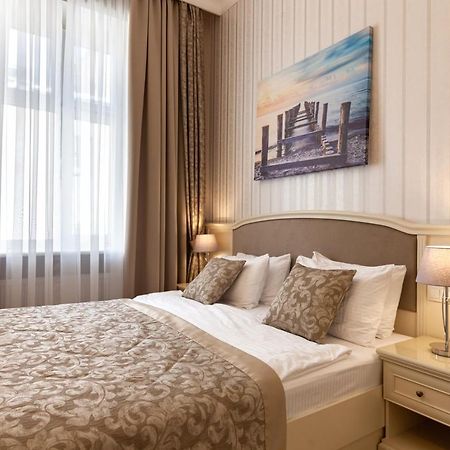 Royal Mini-Apart Hotel On Rynok Square Lwów Zewnętrze zdjęcie