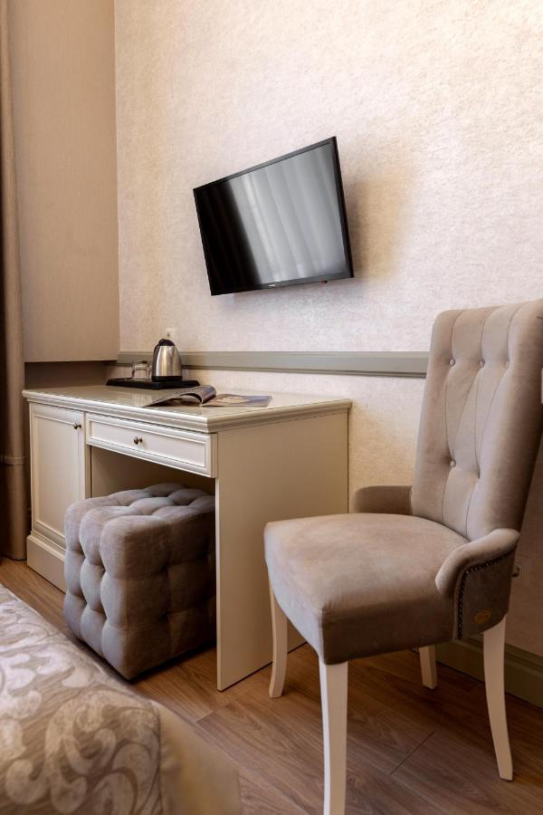 Royal Mini-Apart Hotel On Rynok Square Lwów Zewnętrze zdjęcie