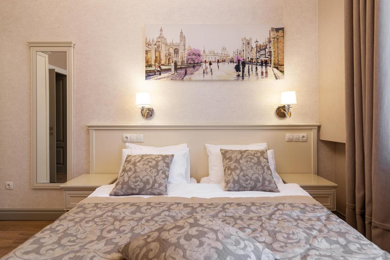 Royal Mini-Apart Hotel On Rynok Square Lwów Zewnętrze zdjęcie
